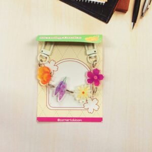Corner to Bloom : Keychain Connected Flower